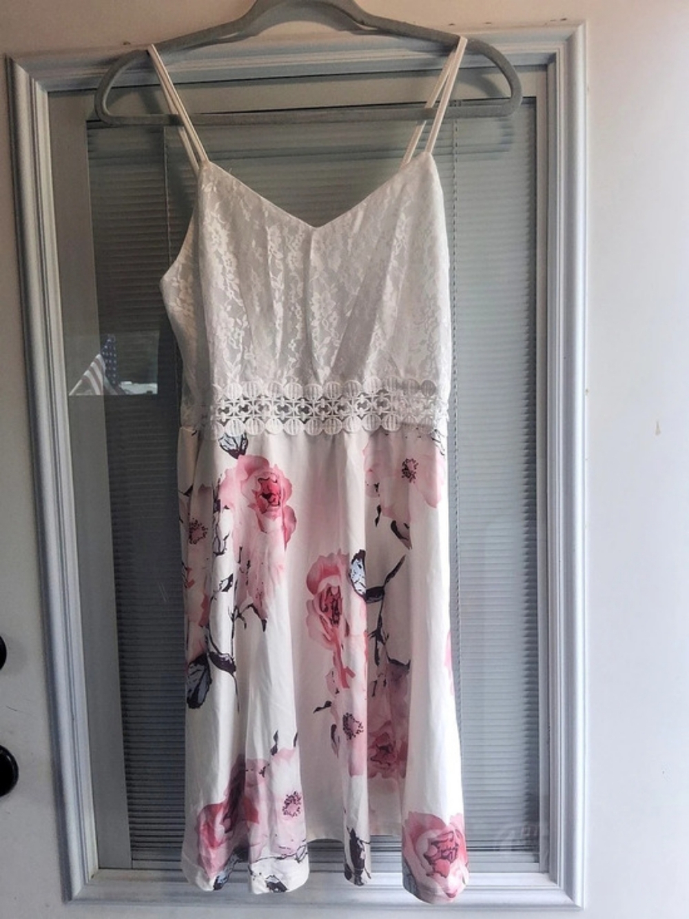 Floral Lace Midi Dress in Pink & White Like New